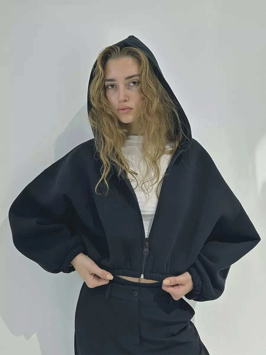 Chaqueta Corta con Capucha