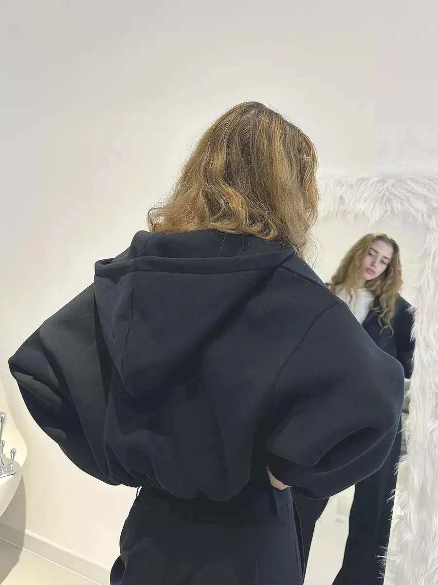 Chaqueta Corta con Capucha